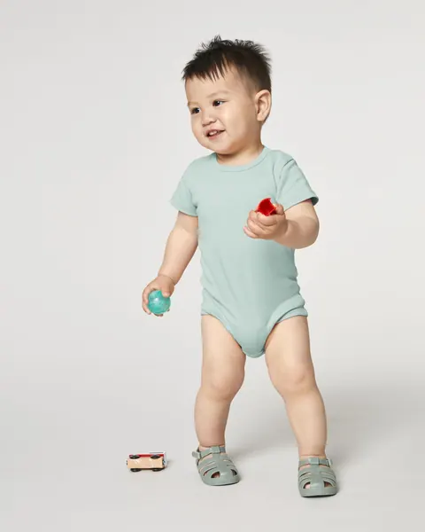 Body bebeluși Baby Body Stanley/Stella — culoarea Verde mentă pal, purtat de model, față