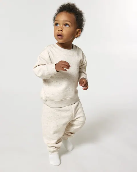 Pantaloni bebeluși Baby Tumbler Stanley/Stella — culoarea Melanj eco, purtat de model, față
