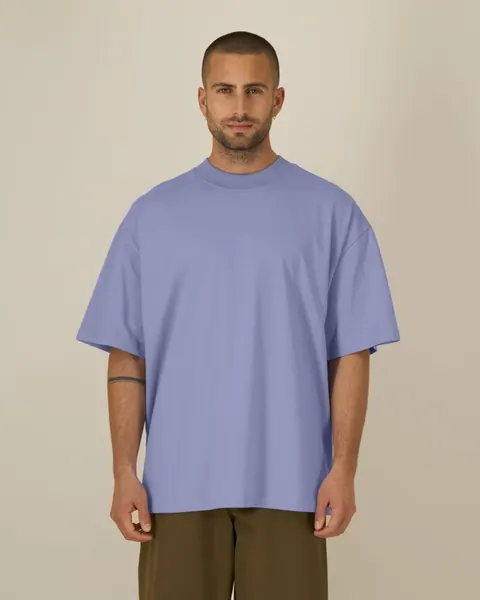 Tricou Blaster 2.0 Stanley/Stella personalizat — culoarea Violet, purtat de model, față