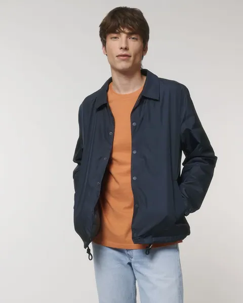 Jachetă de vânt Coacher Stanley/Stella — culoarea Bleumarin, purtat de model, față