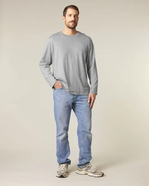 Tricou Creator 2.0 Long Sleeve Stanley/Stella — culoarea Gri melanj, purtat de model, față