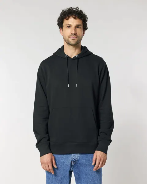 Hanorac Cruiser 2.0 Stanley/Stella personalizat — culoarea Negru, purtat de model, față