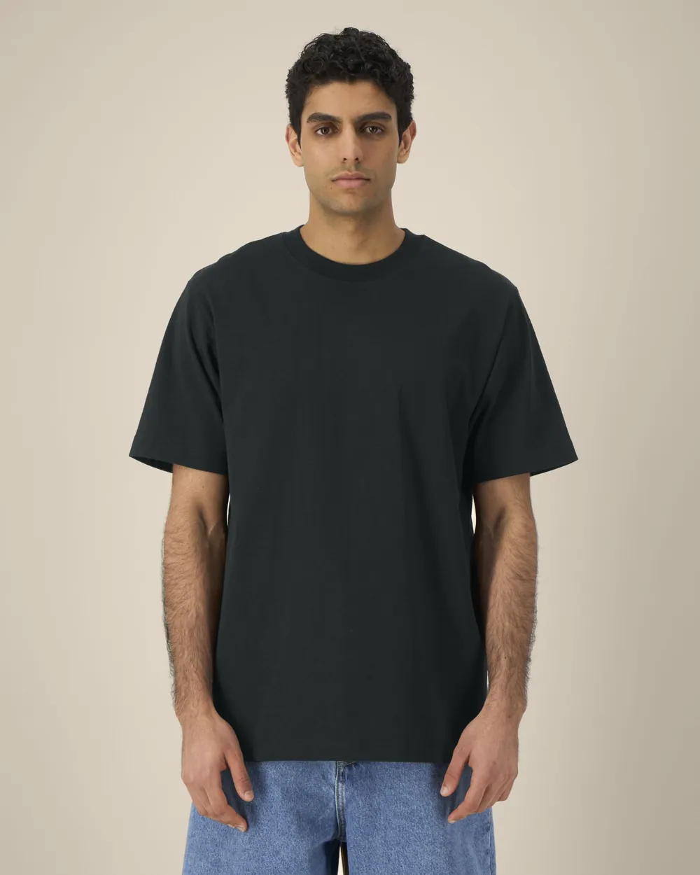 Tricou Freestyler Stanley/Stella personalizat — culoarea Negru, purtat de model, față