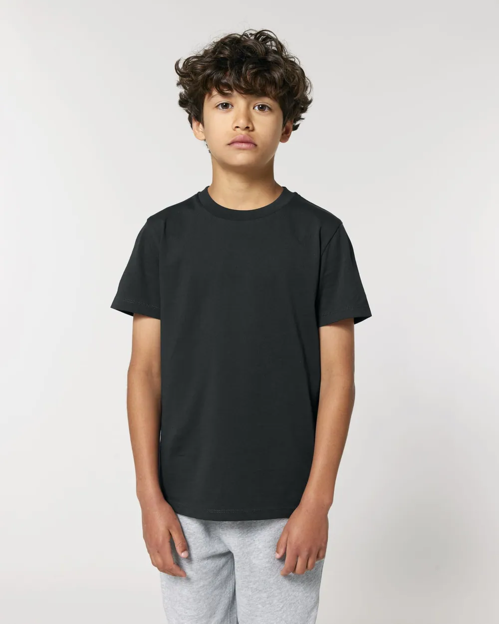 Tricou copii Mini Creator 2.0 Stanley/Stella — culoarea Negru, purtat de model, față