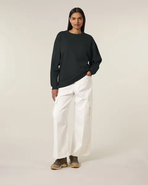 Bluză Stella Paloma personalizată — culoarea Negru, purtat de model, față