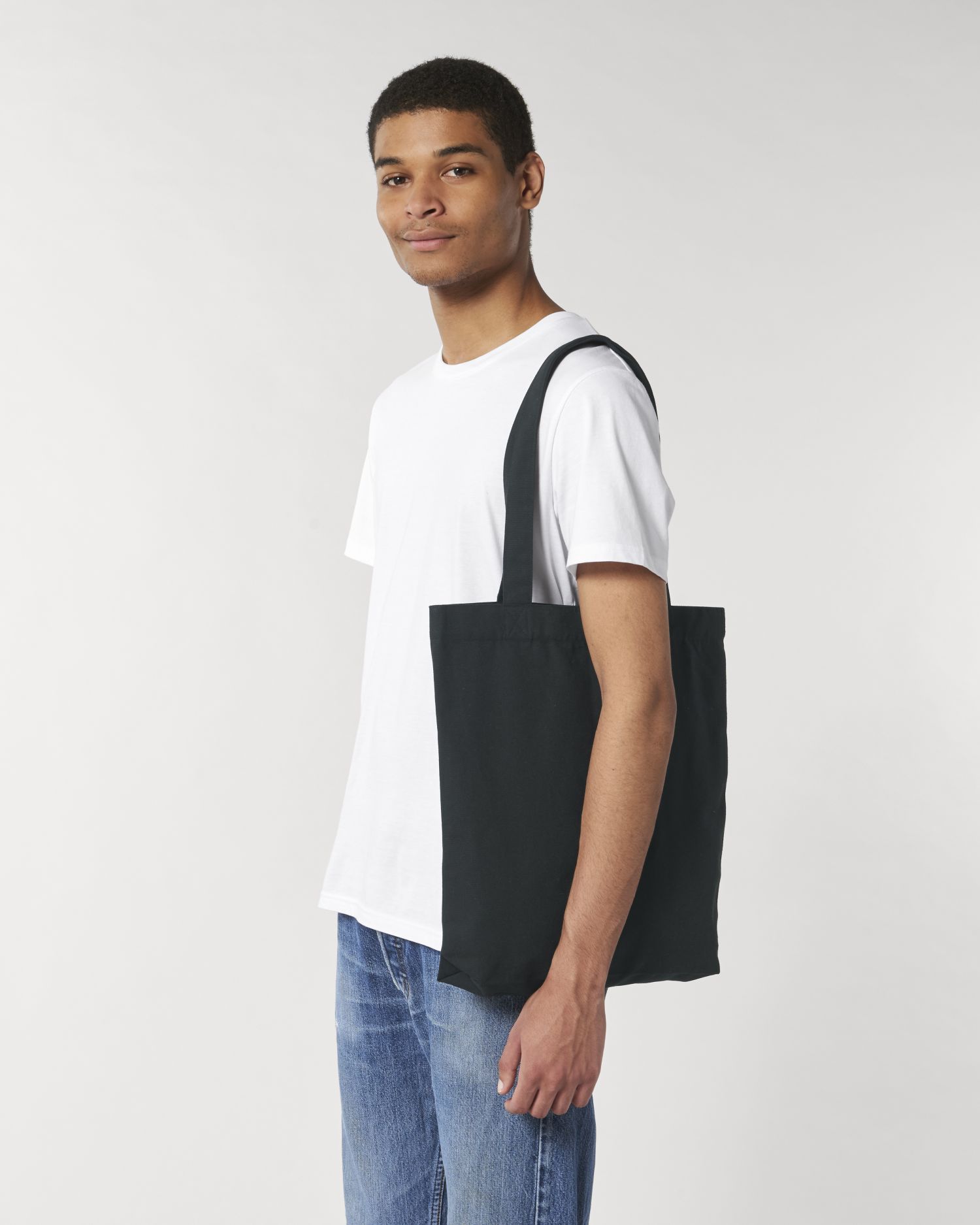 Black C002