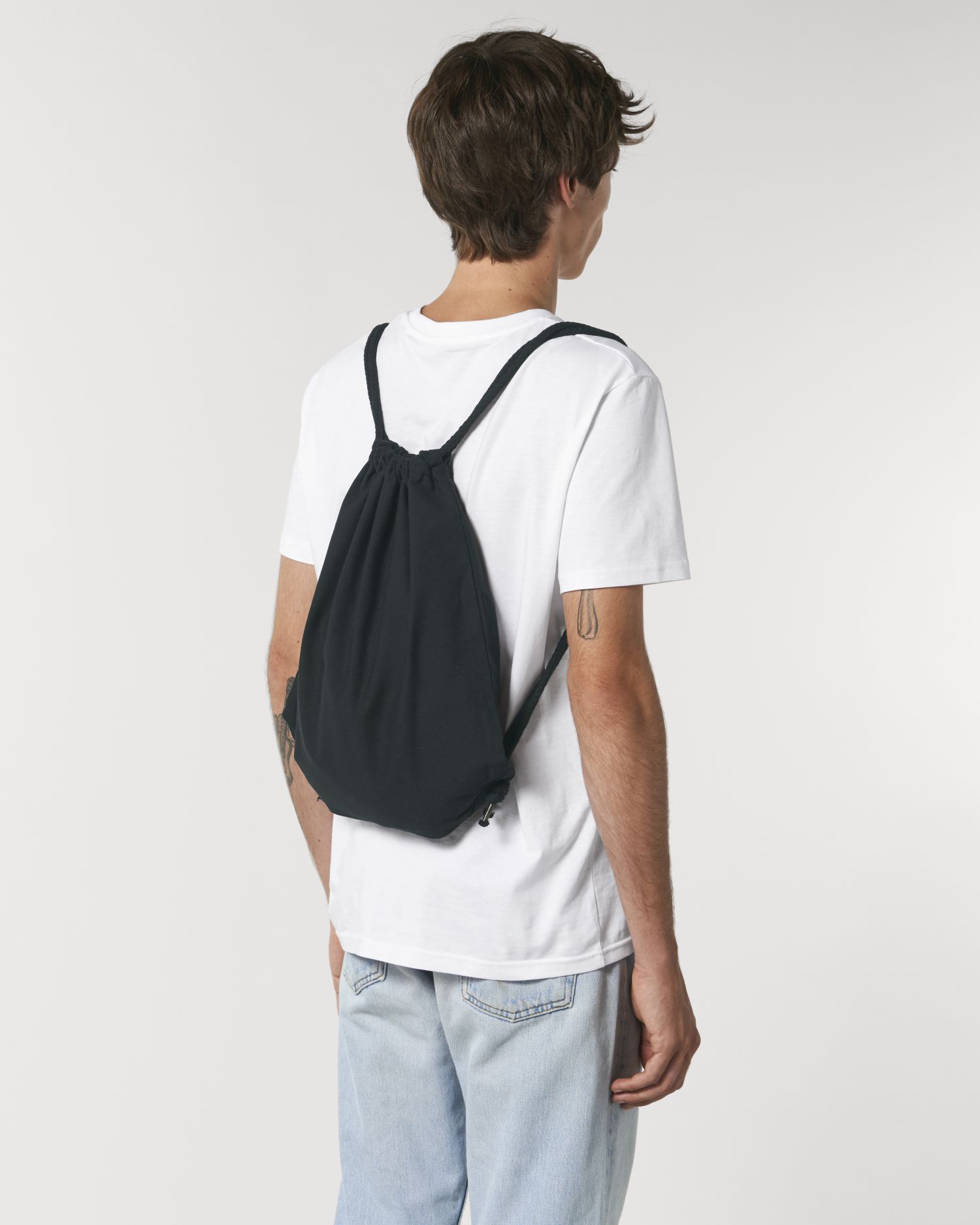 Black C002