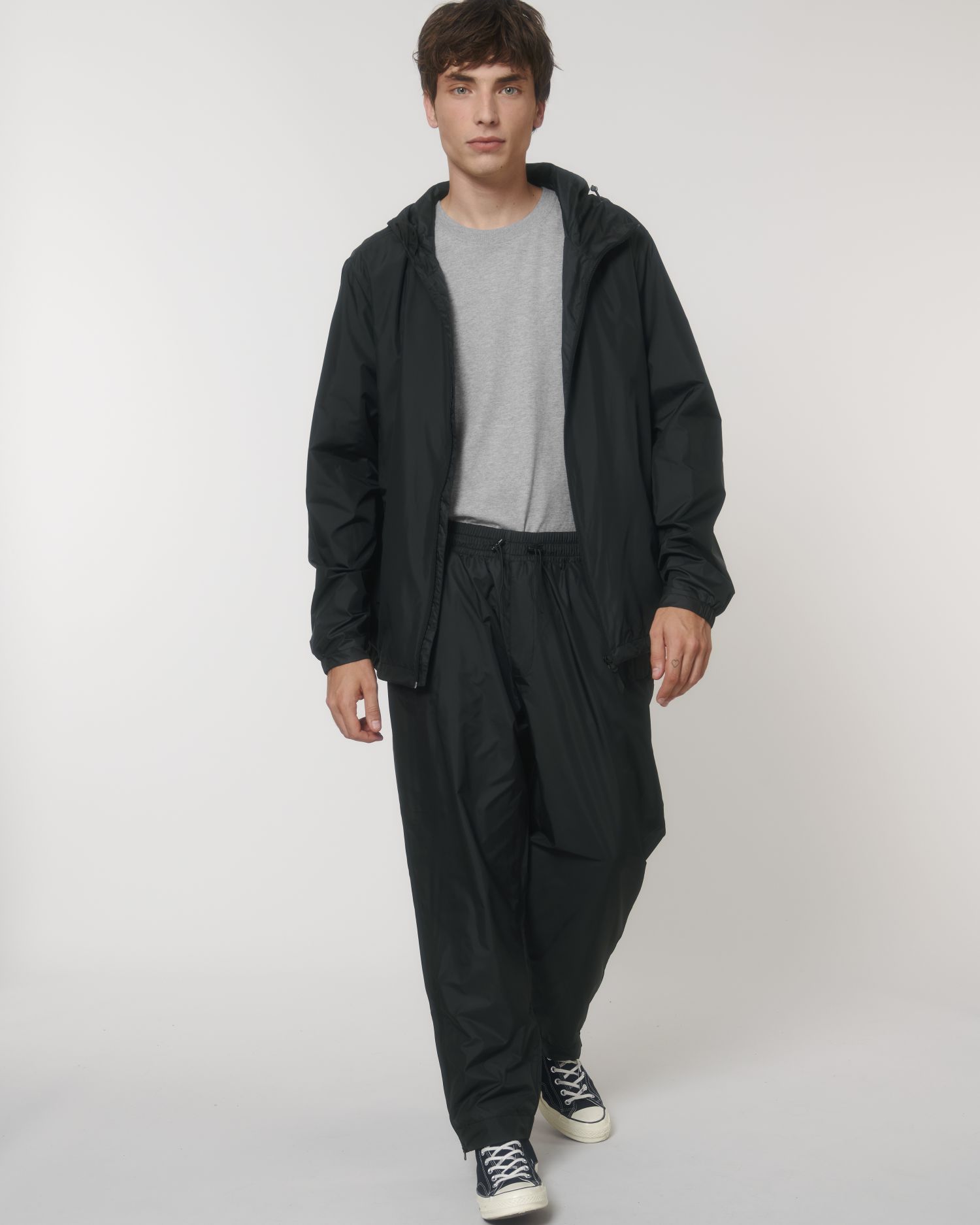 Black C002