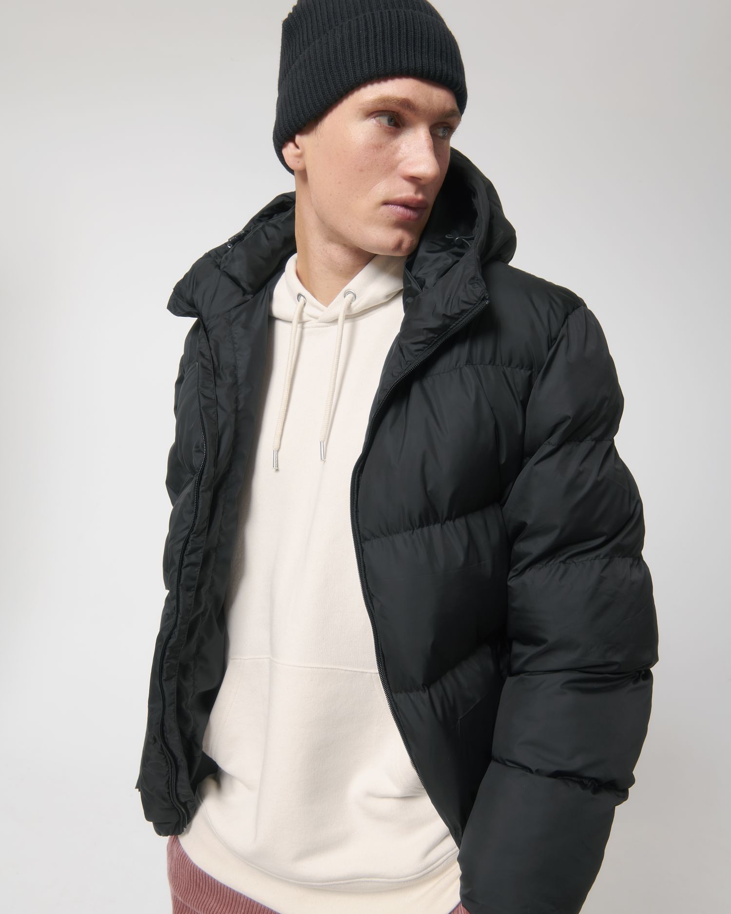 Black C002