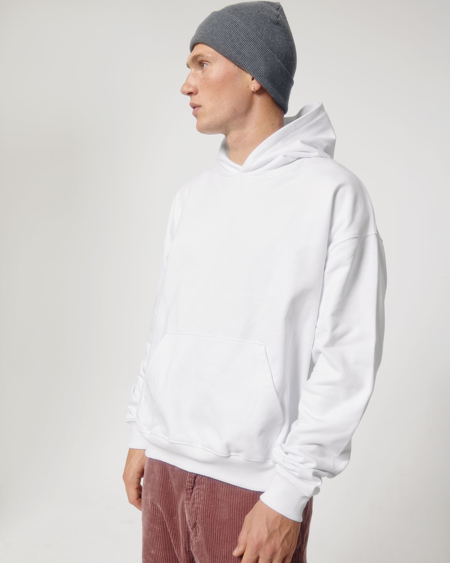 White C001