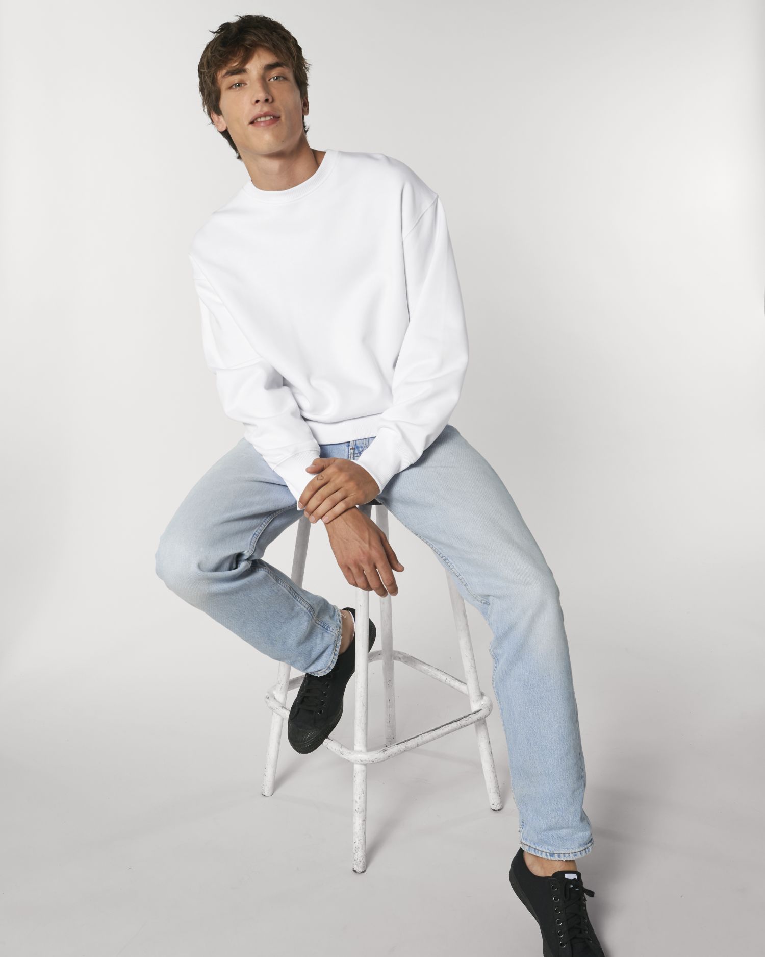 White C001