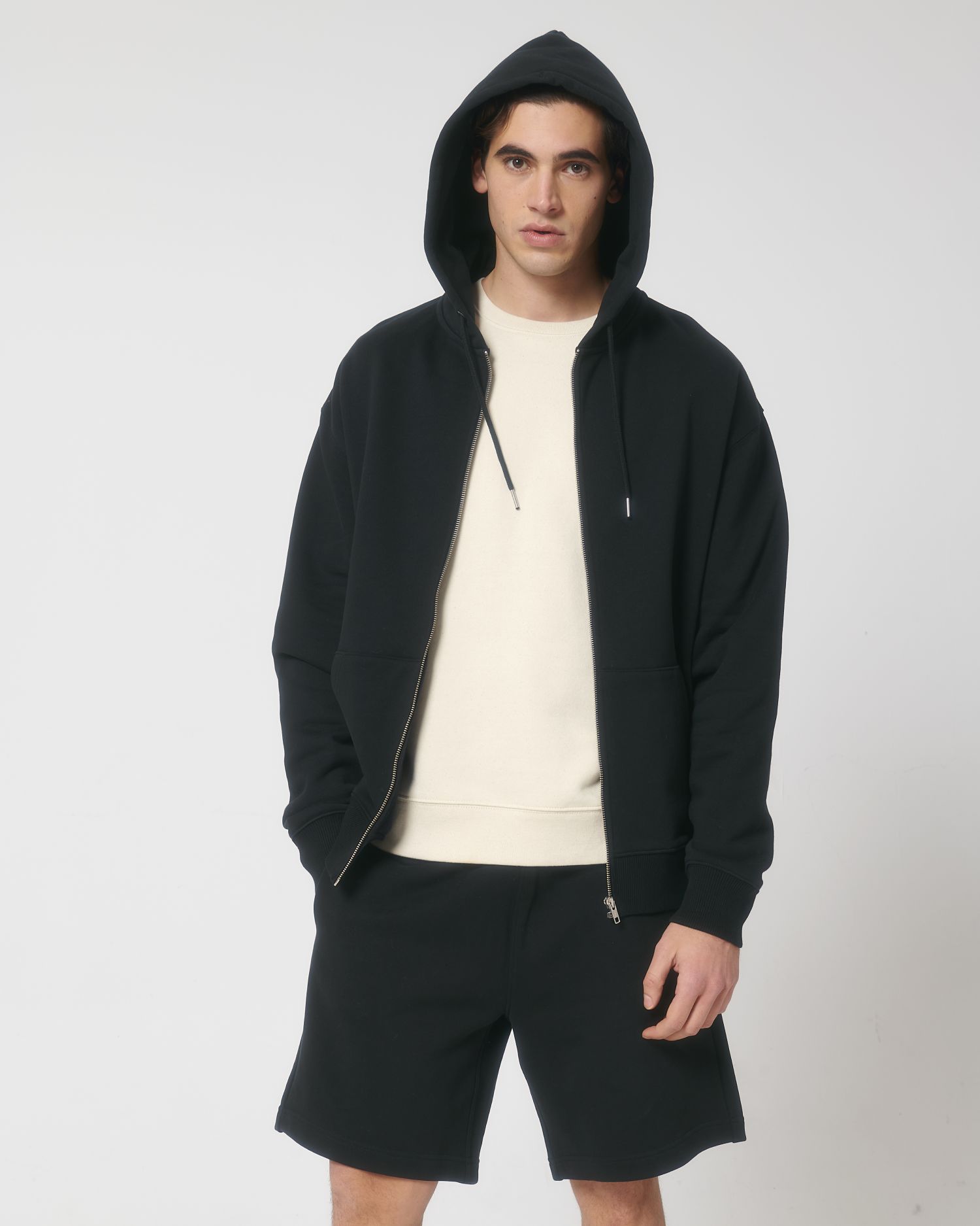 Black C002