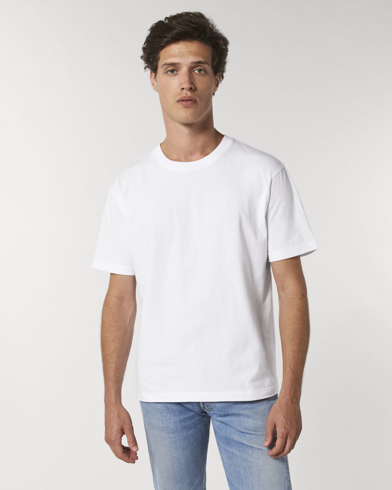 White C001