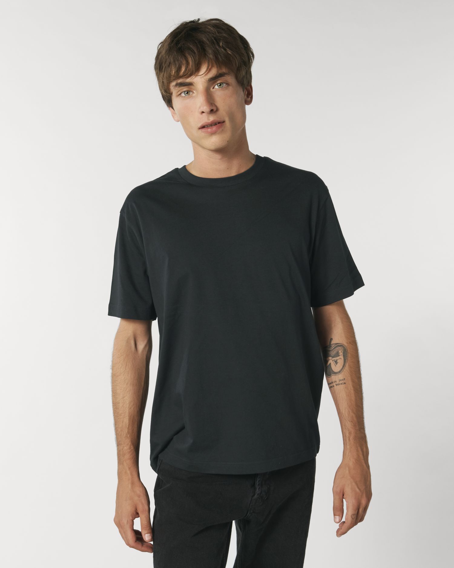Black C002