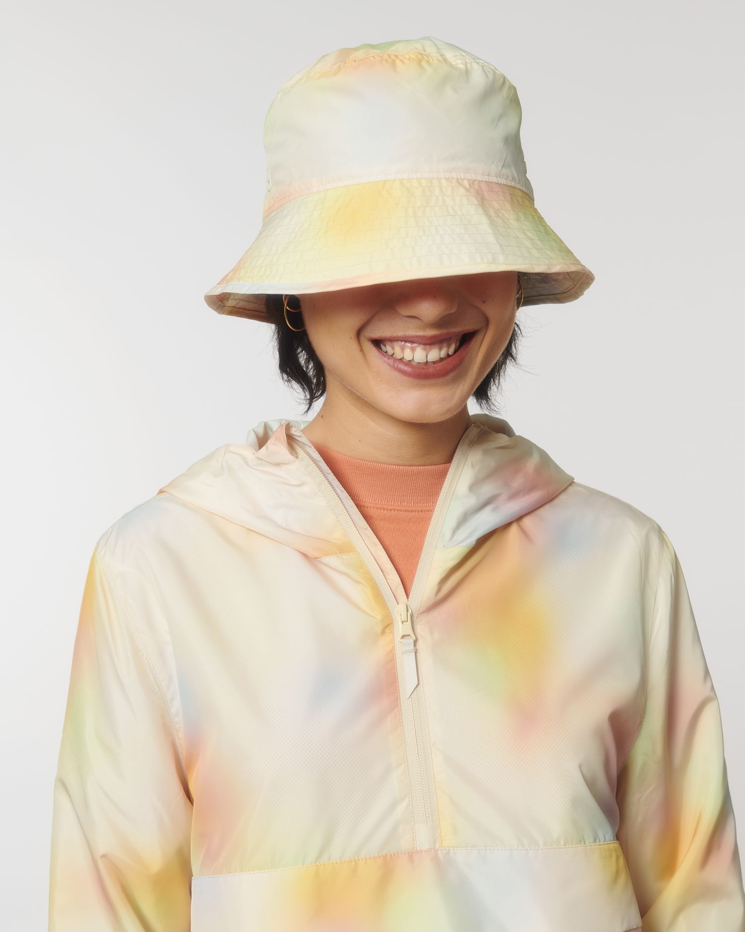 Virtual Rainbow C828