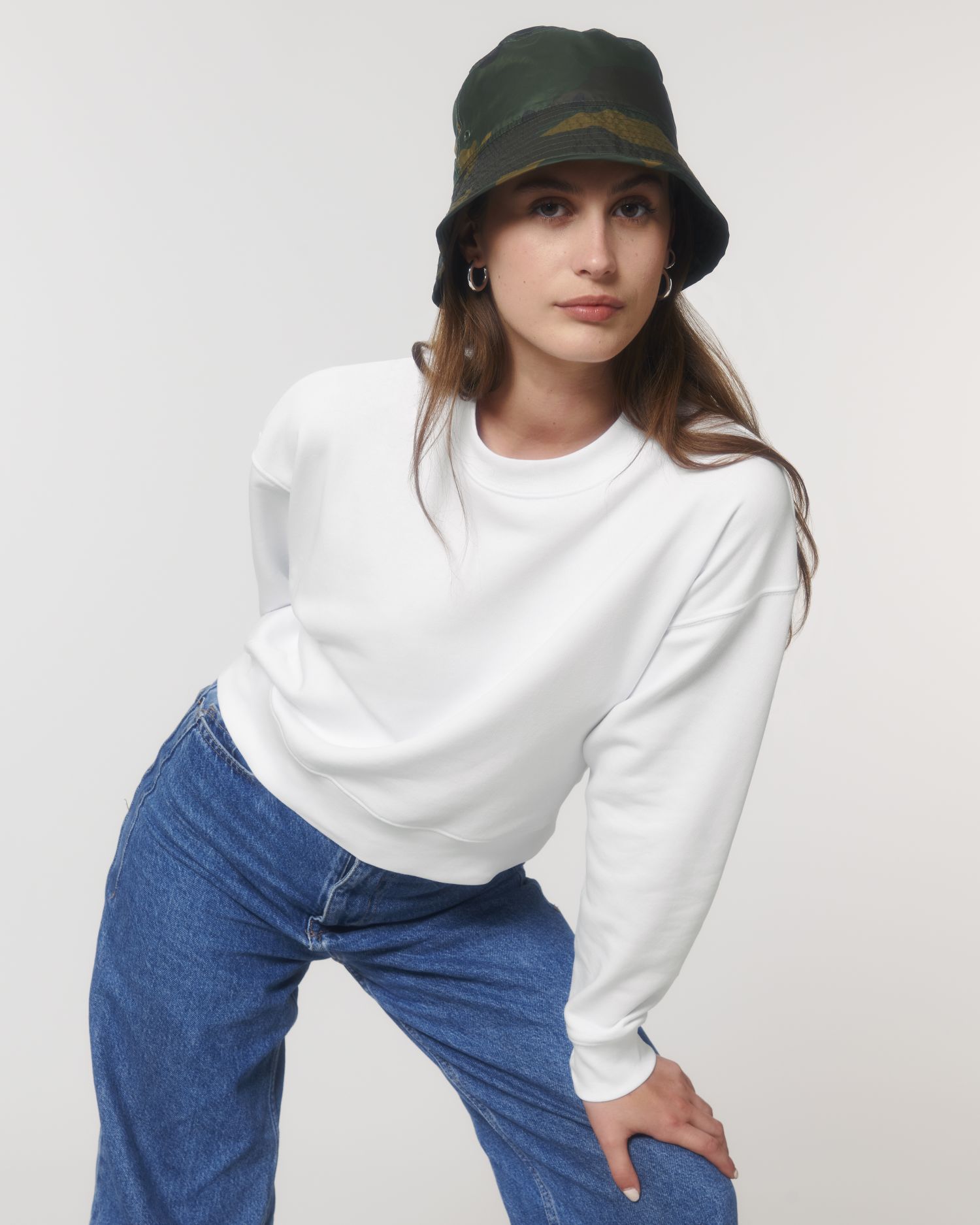 White C001