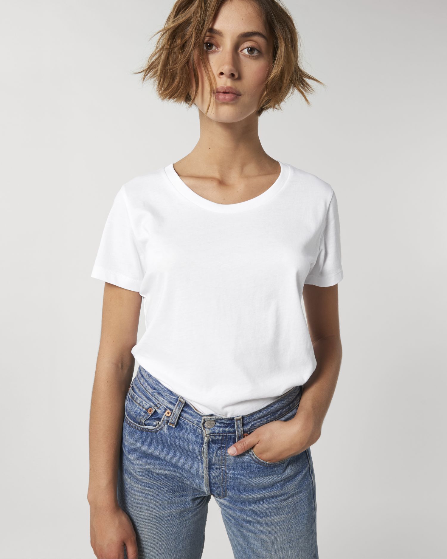 White C001