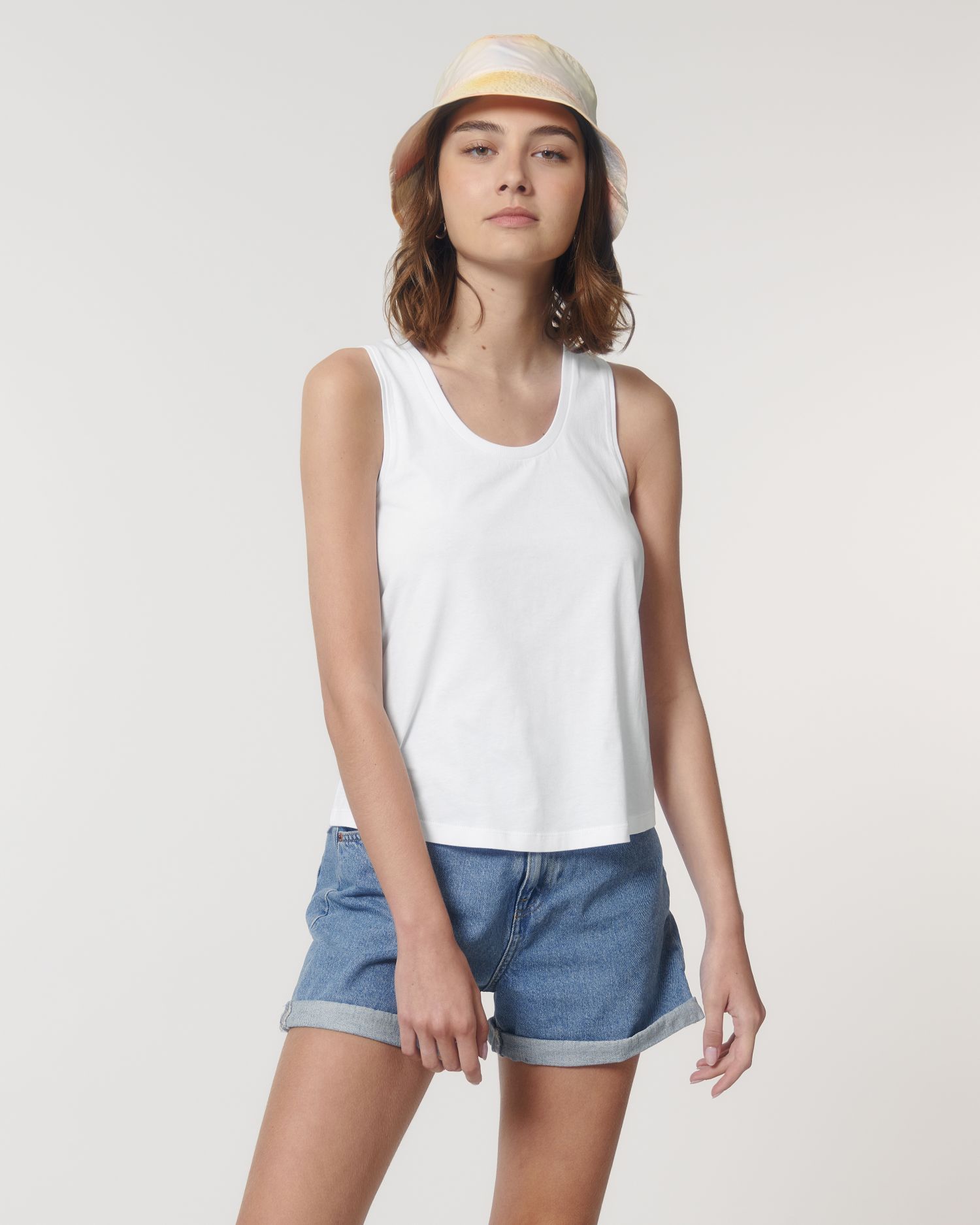White C001